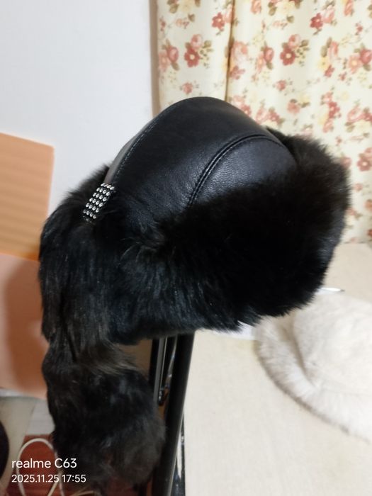 Срочно продам шапки меховые