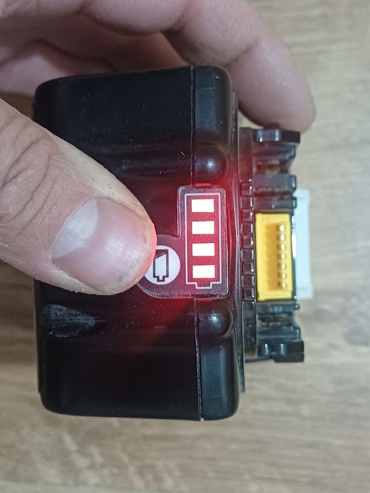 Baterie Makita 18v 5A in stare foarte buna. Este testata

#11