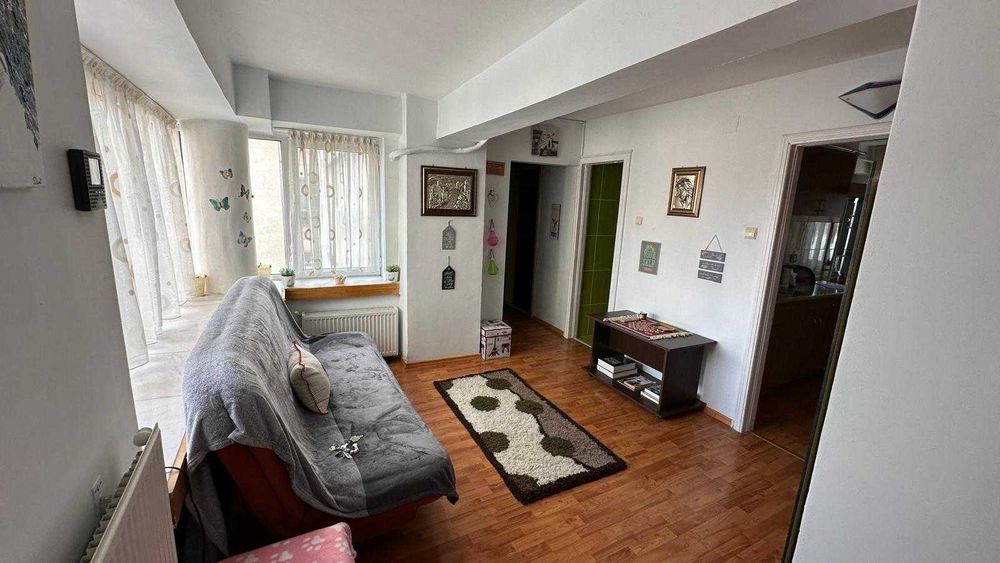 Vând apartament 3 camere vis a vis de Parcul Tineretului, Buzau.