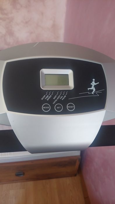 Механична бягаща пътека.