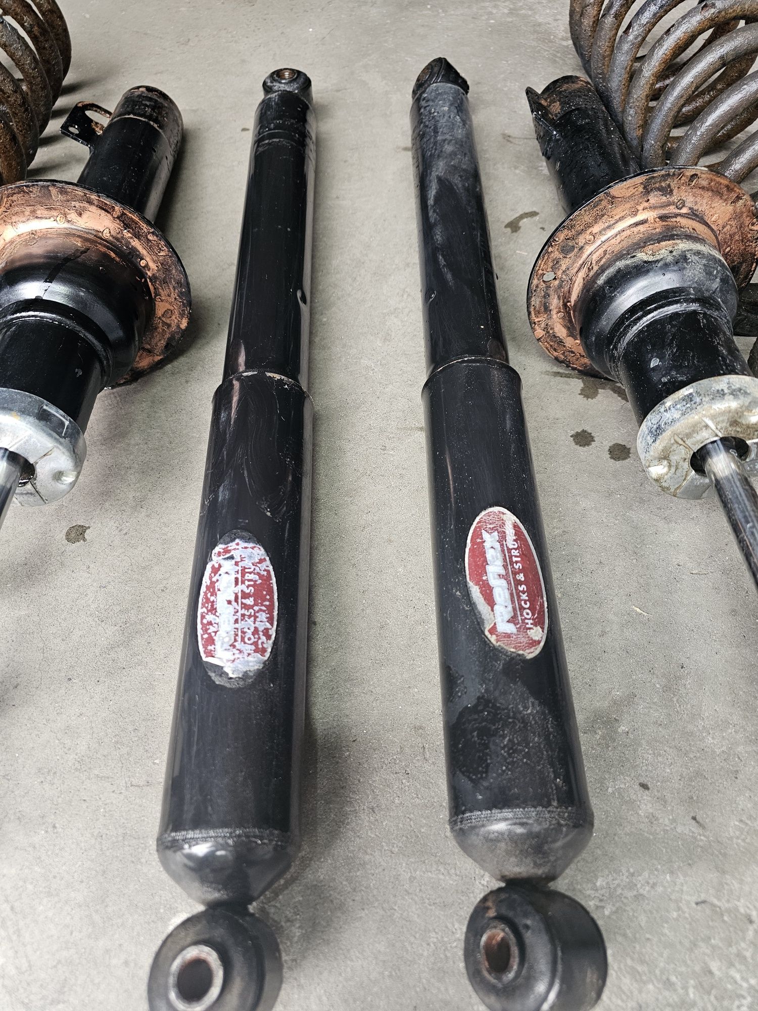 Kit suspensie MONROE + kit inaltare 5 cm Grand Cherokee WK