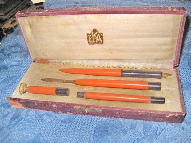 Trusa veche personala oficiala medic, avocat etc.