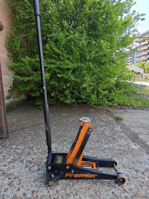 Unelte pentru service auto