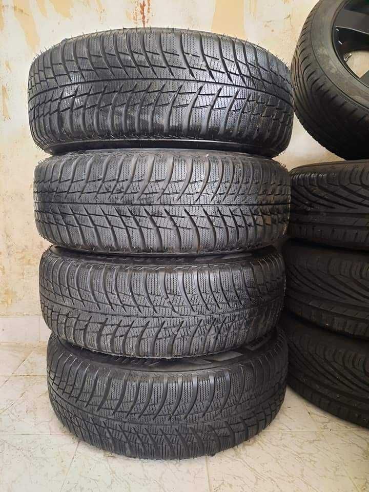 4 Броя 215/65/17 Bridgestone 2бр - 7,2мм, 2бр - 6мм 2019дот