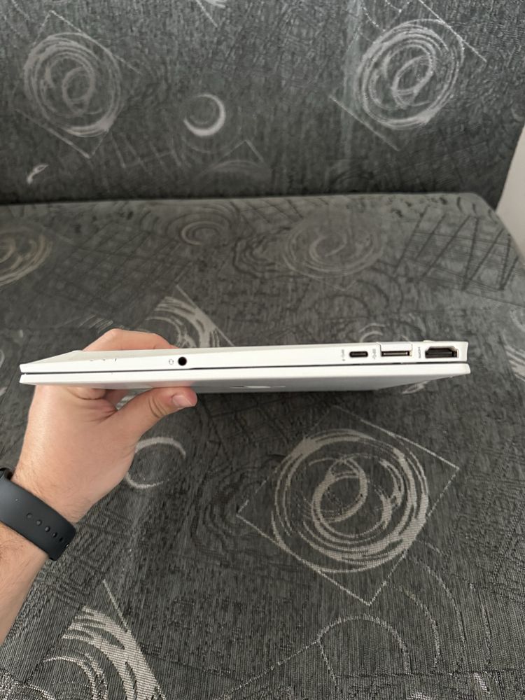 HP Pavilion Aero - 13.3 inch