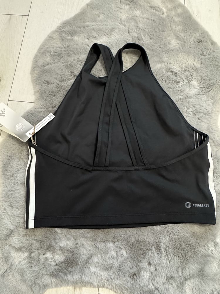 Чисто нов топ Adidas