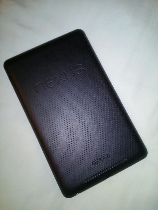 Asus Nexus  Таблет Huawei Mediapad 10