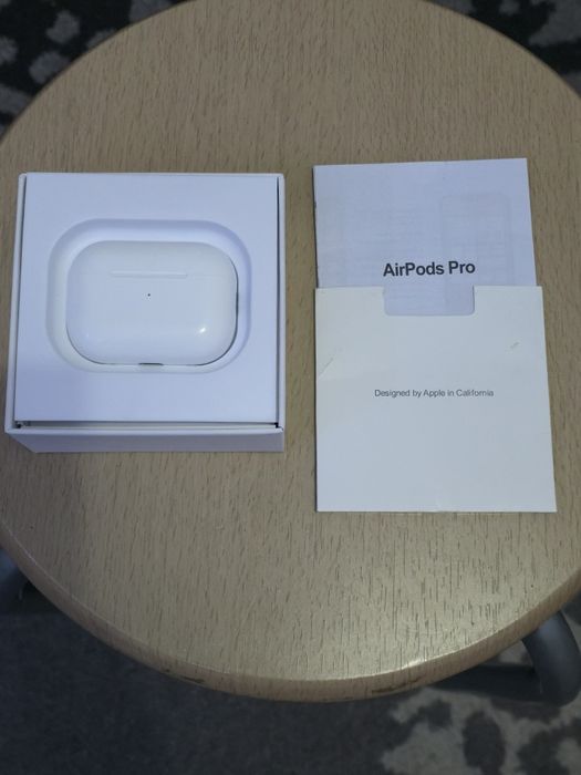 AirPods Pro 4 stare foarte buna,sunet premium