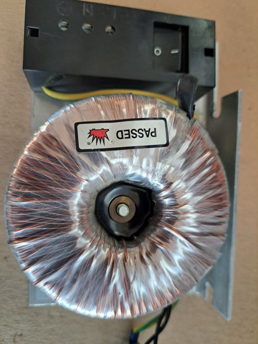 transformator toroidal 33v 4,25 A