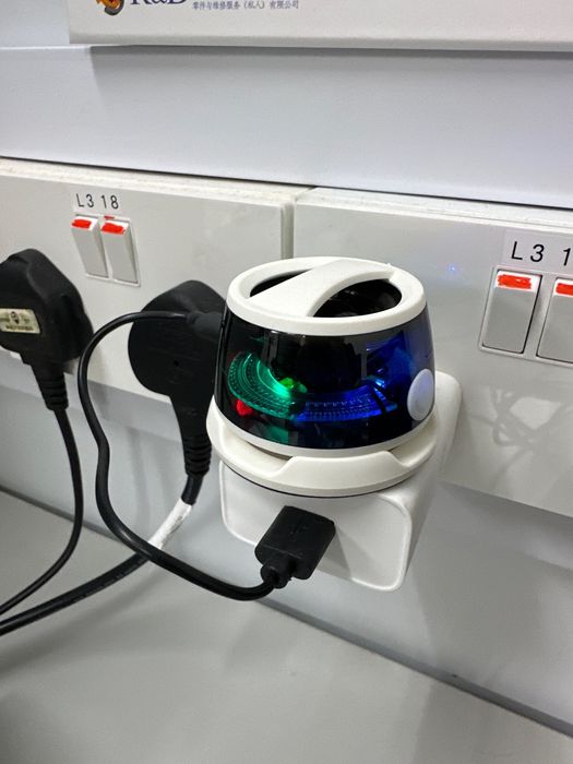 MagSafe Bluetooth тонколонка с RGB светлини