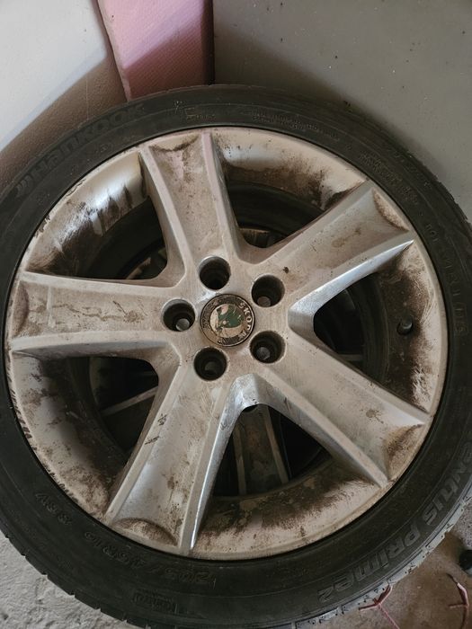 5 roți Fiat Punto, 4 roți Renault Megane,4 roți Skoda Fabia