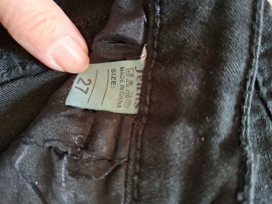 продам черные шорты на девочку подросток