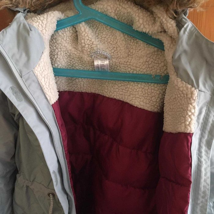 Geaca impermeabila de iarna Dechatlon 8 ani + manusi cadou