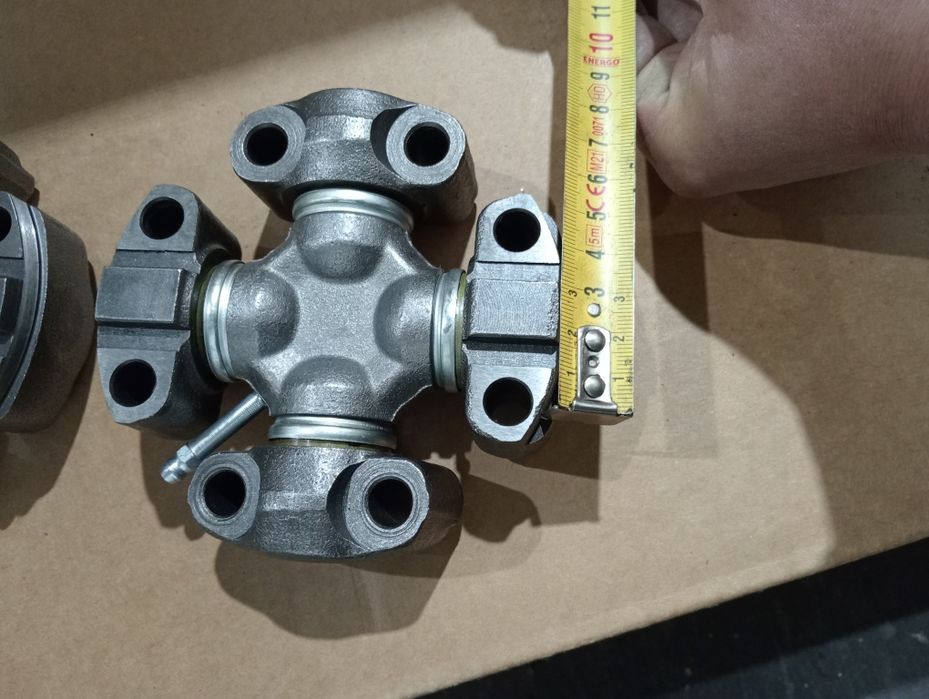 Cruce cardanica Komatsu Nobas Case New holland Deutz Furukava Sabron