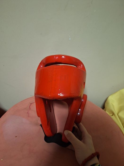 Червена каска EonSport