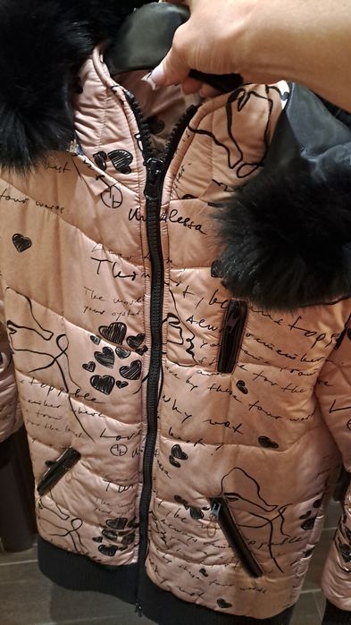 Зимно яке Alessa с подвижна качулка