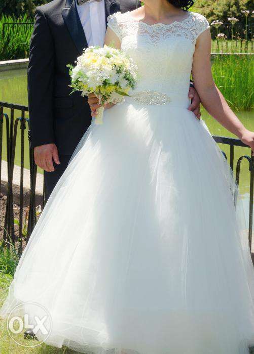 Vand Rochie De Mireasa