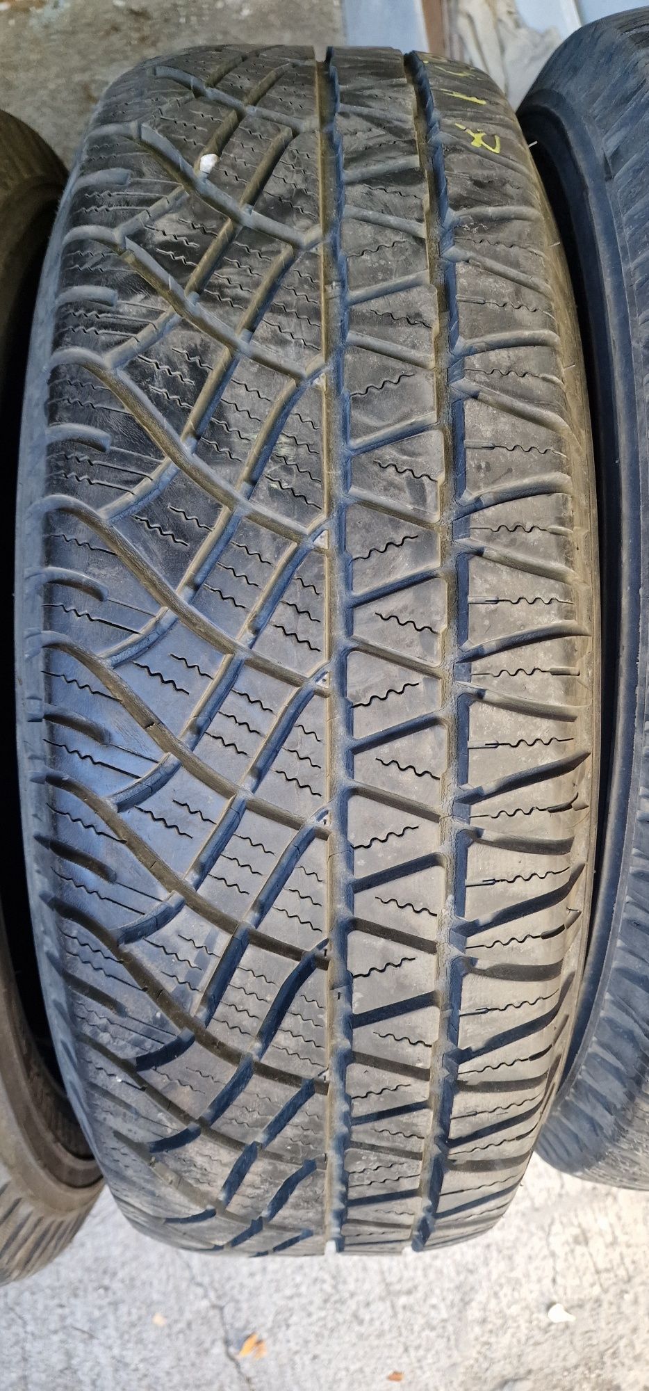 225/65/17 Michelin Latitude Cross