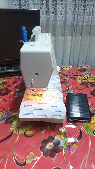 Masina de cusut SILVER CRESTcu butoniera automata si multiple operatii