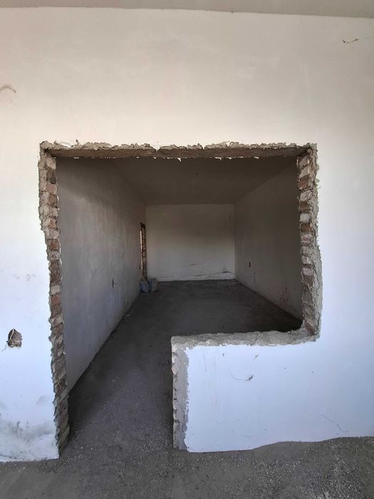 100 m² li kvartira sotiladi.