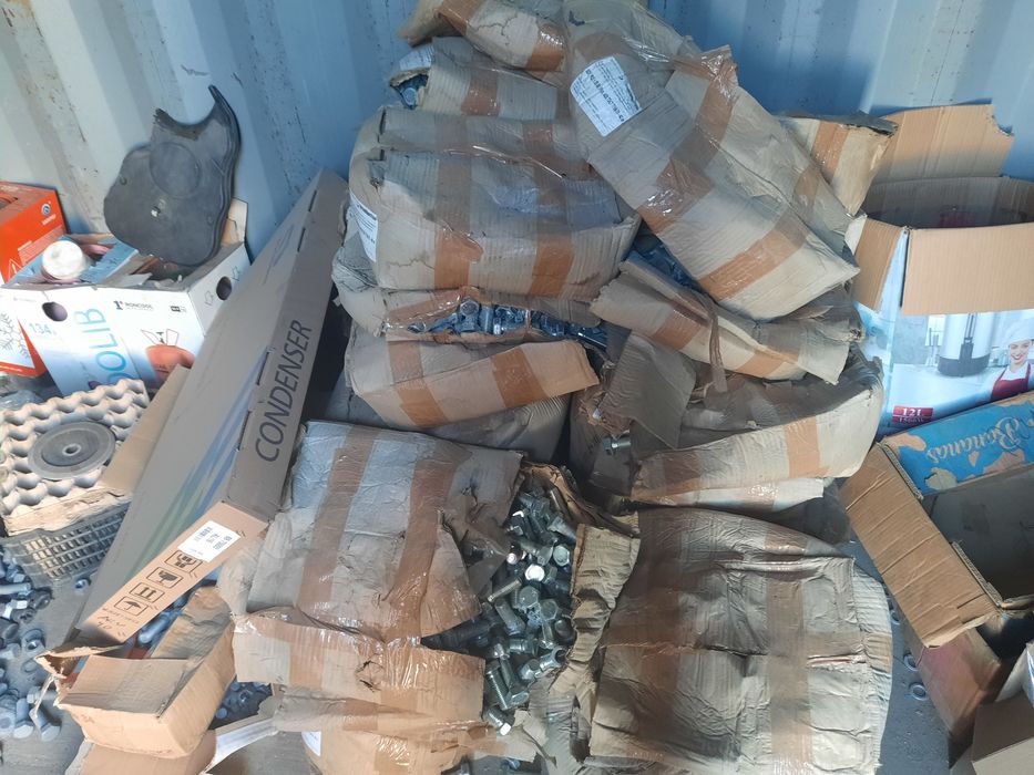 Болты гайки шайбы