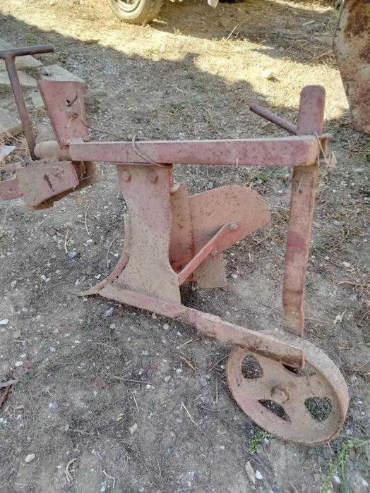 Мотокултиватор с инвентар