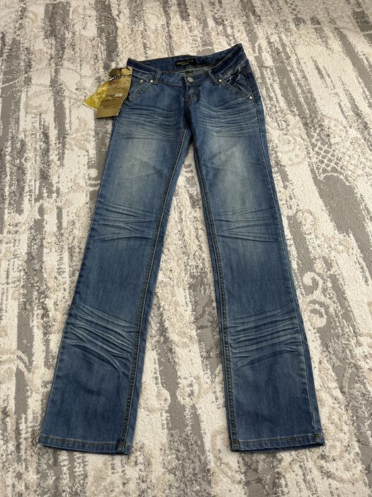 Джинсы женский прямой