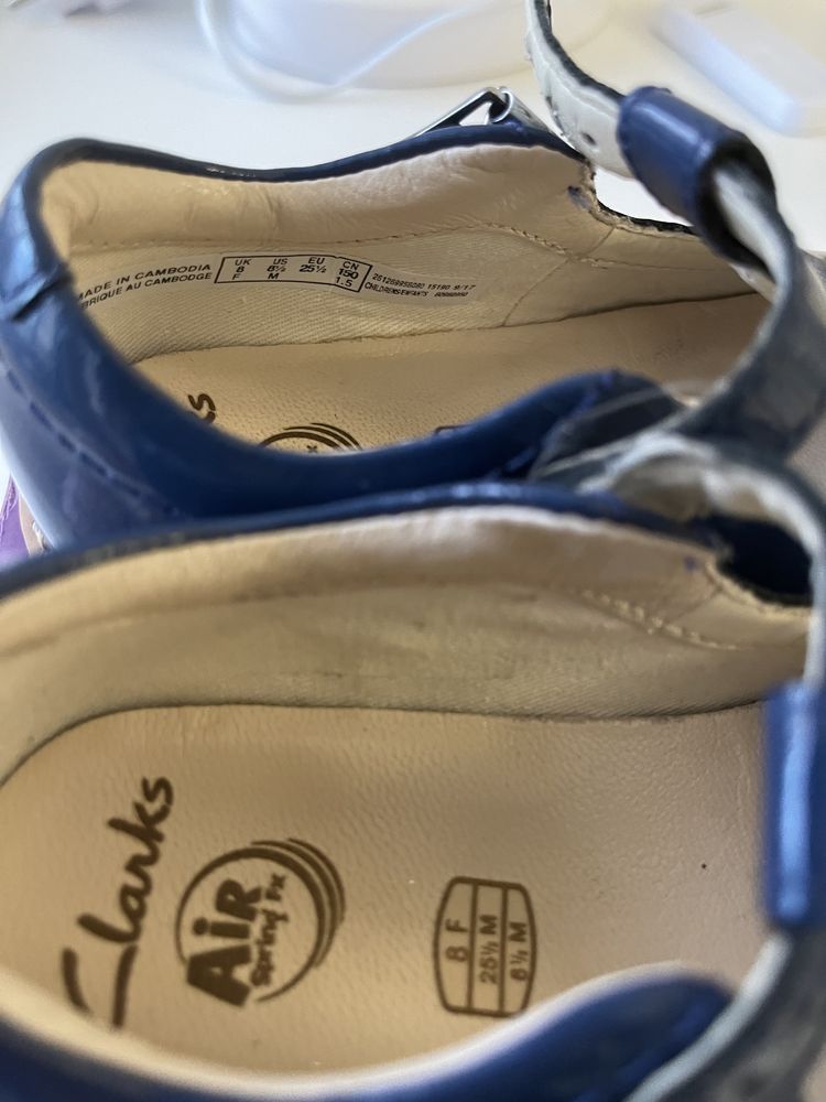 Модные детские туфельки синего цвета Clarks