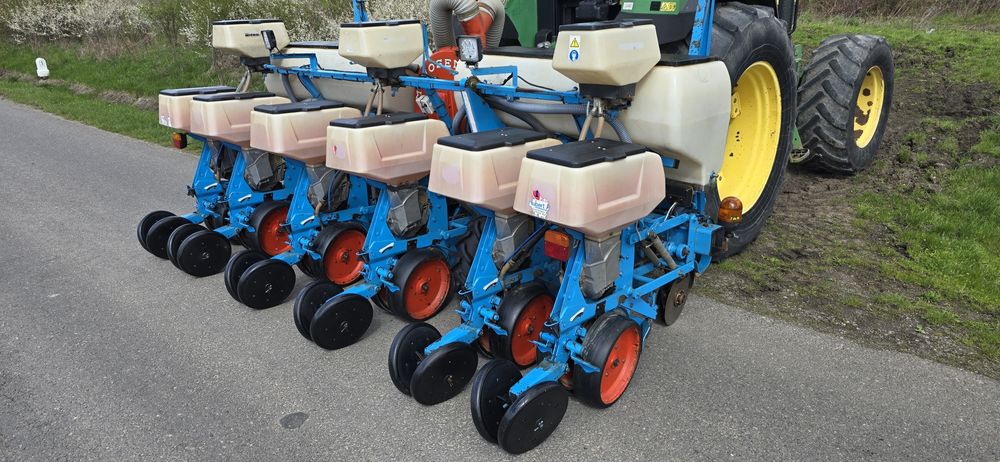 Semantoare de porumb monosem NG pe discuri cu 6 randuri telescopica