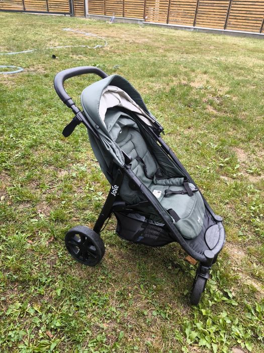 Vând cărucior Joie Litetrax 4