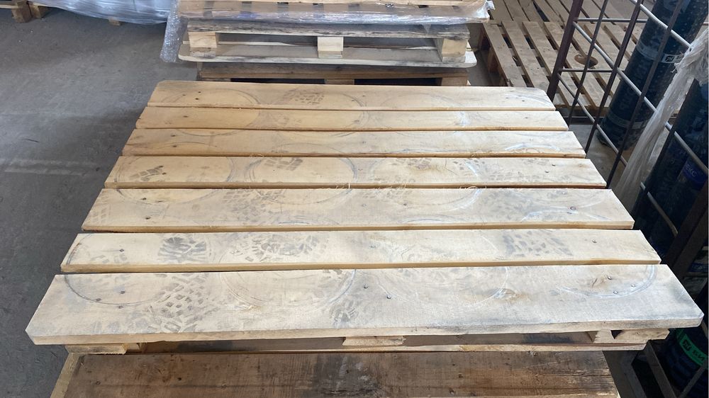 Продам поддоны по 1200 тг самовывоз