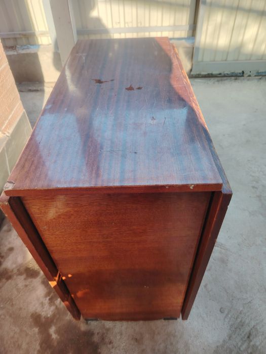 Продам стол книжка