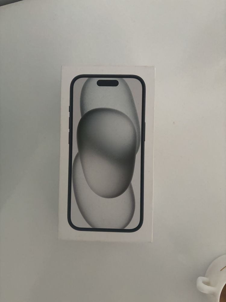 Iphone 15 black 128 GO