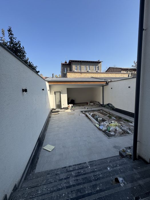 Продается 2.5 сотих новый дом в ул Саламатина!