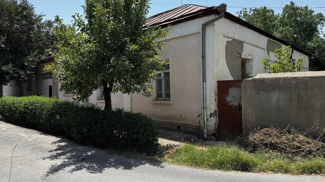 Продается Дом  ул.Узбекистанская  11 соток  фасад 50 метров