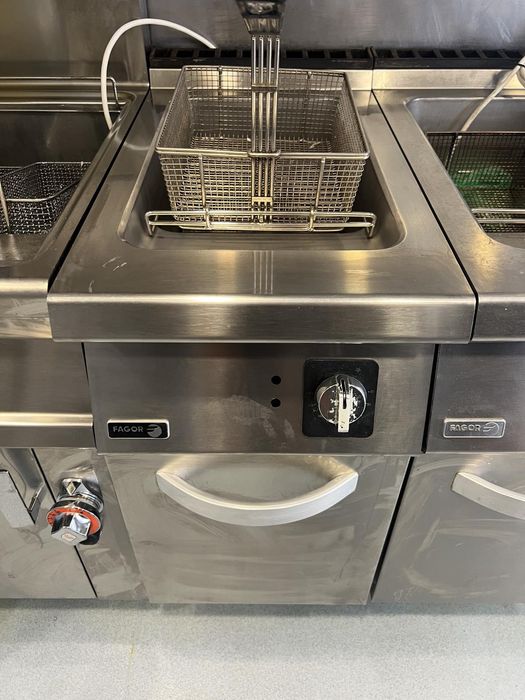 Газов фритюрник Fagor с електрически термостат.