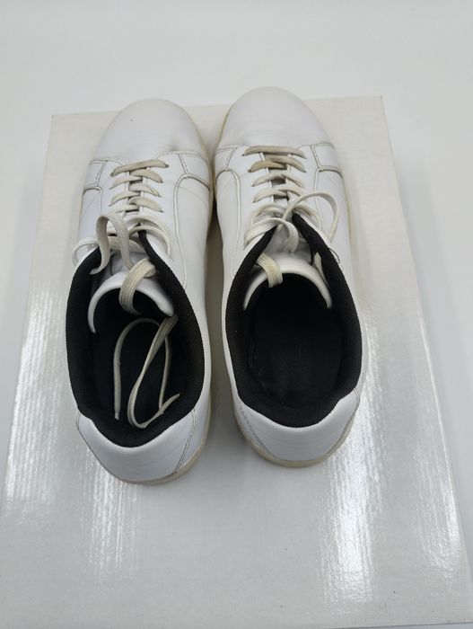 Спортни бели кецове