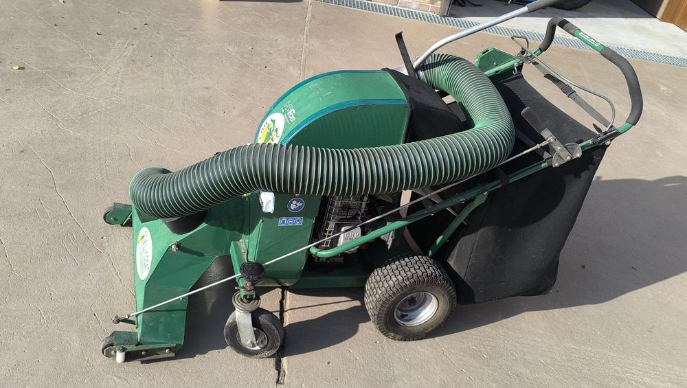 Моторен бензинов листосъбирач Billiy Goat