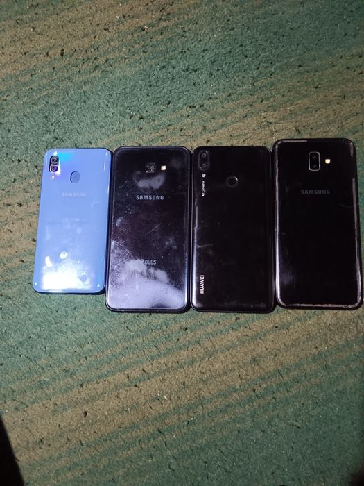 Vând telefoane de piese