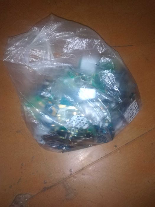 Продам платы на телефоны и сотовые телефоны рабочие