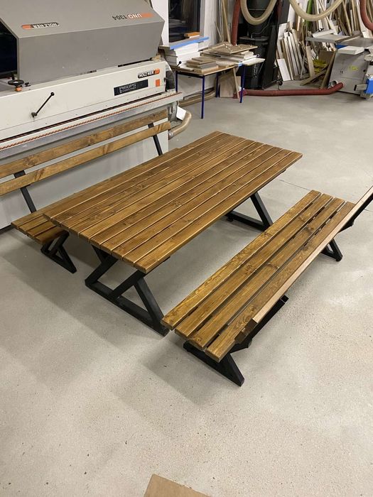 Изработваме маси и пейки от масивна дървесина