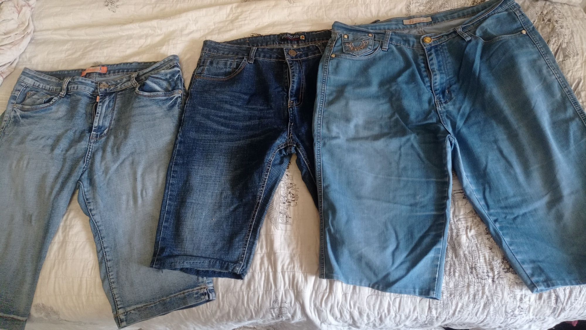 Продам женские джинсы 50 размер.