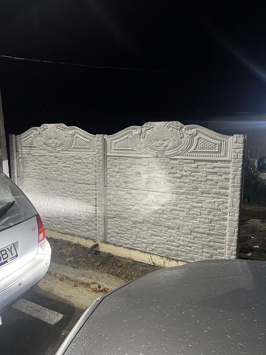 Gard Sipca lemn piatra stalpi beton