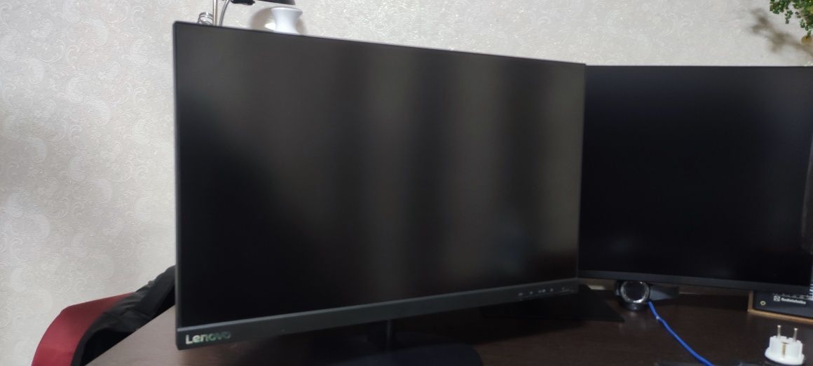 Продам монитор lenovo 24