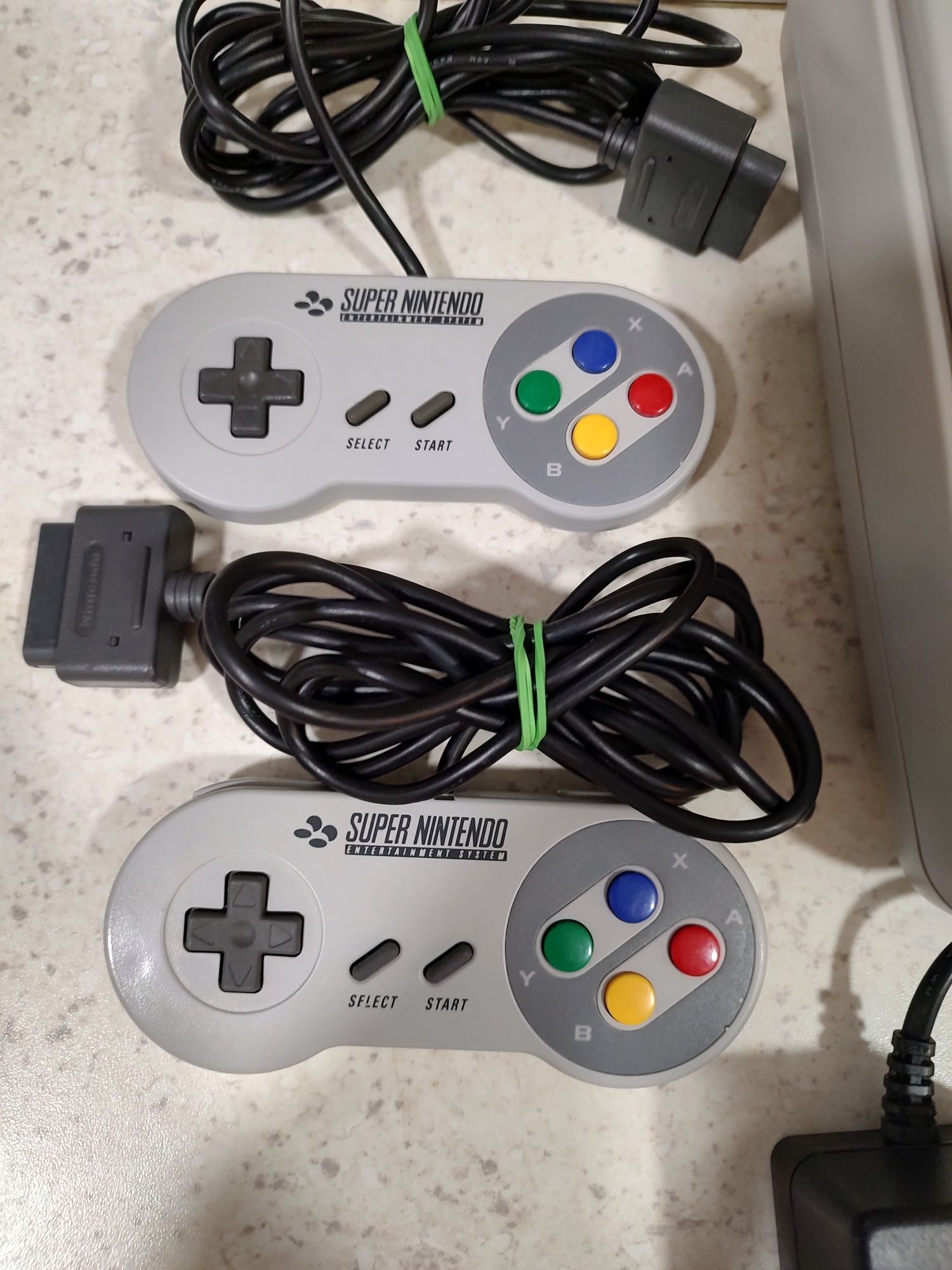 Vând consola super Nintendo snes