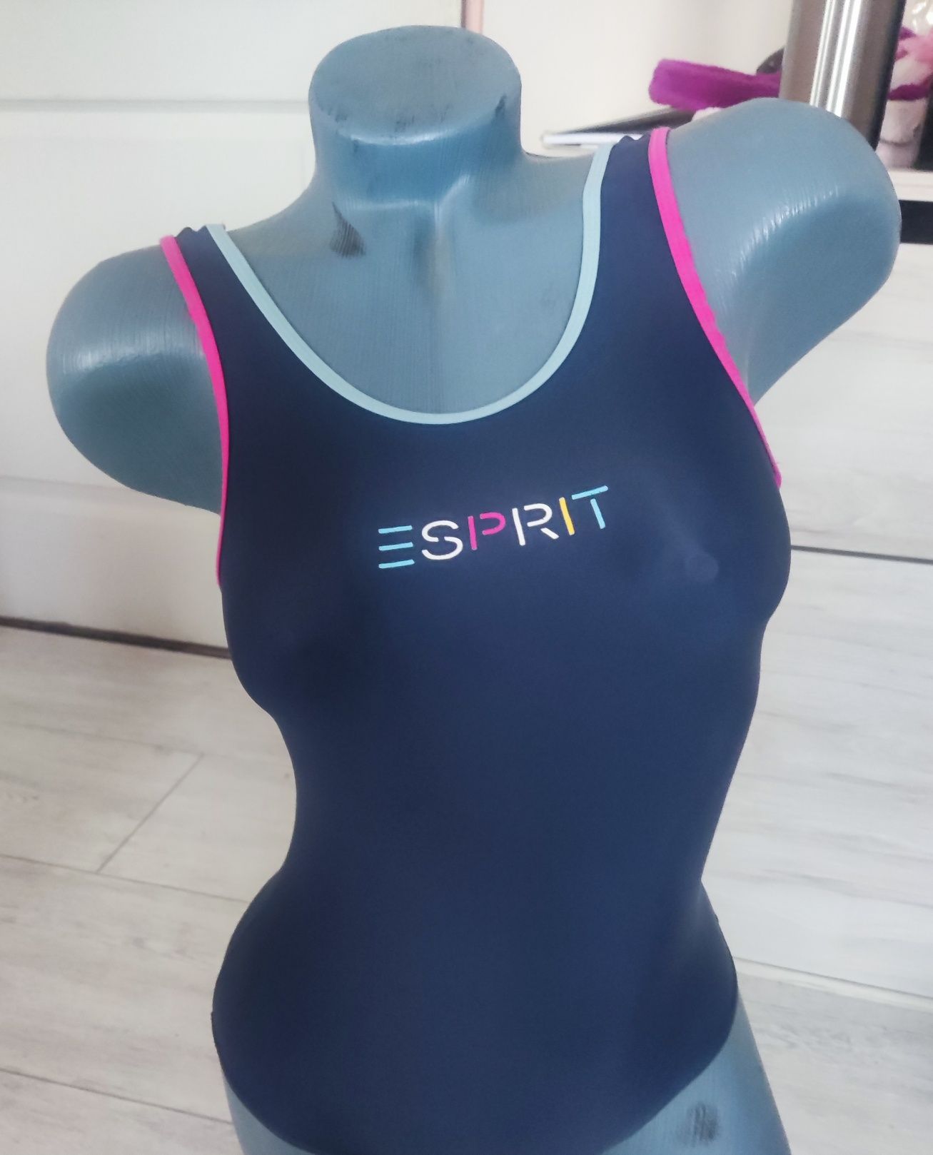 Бански цял esprit