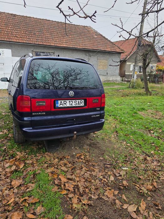 Vand sharan 7 locuri