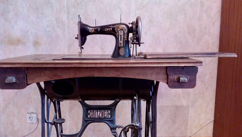 Автентична шевна машина Gritzner