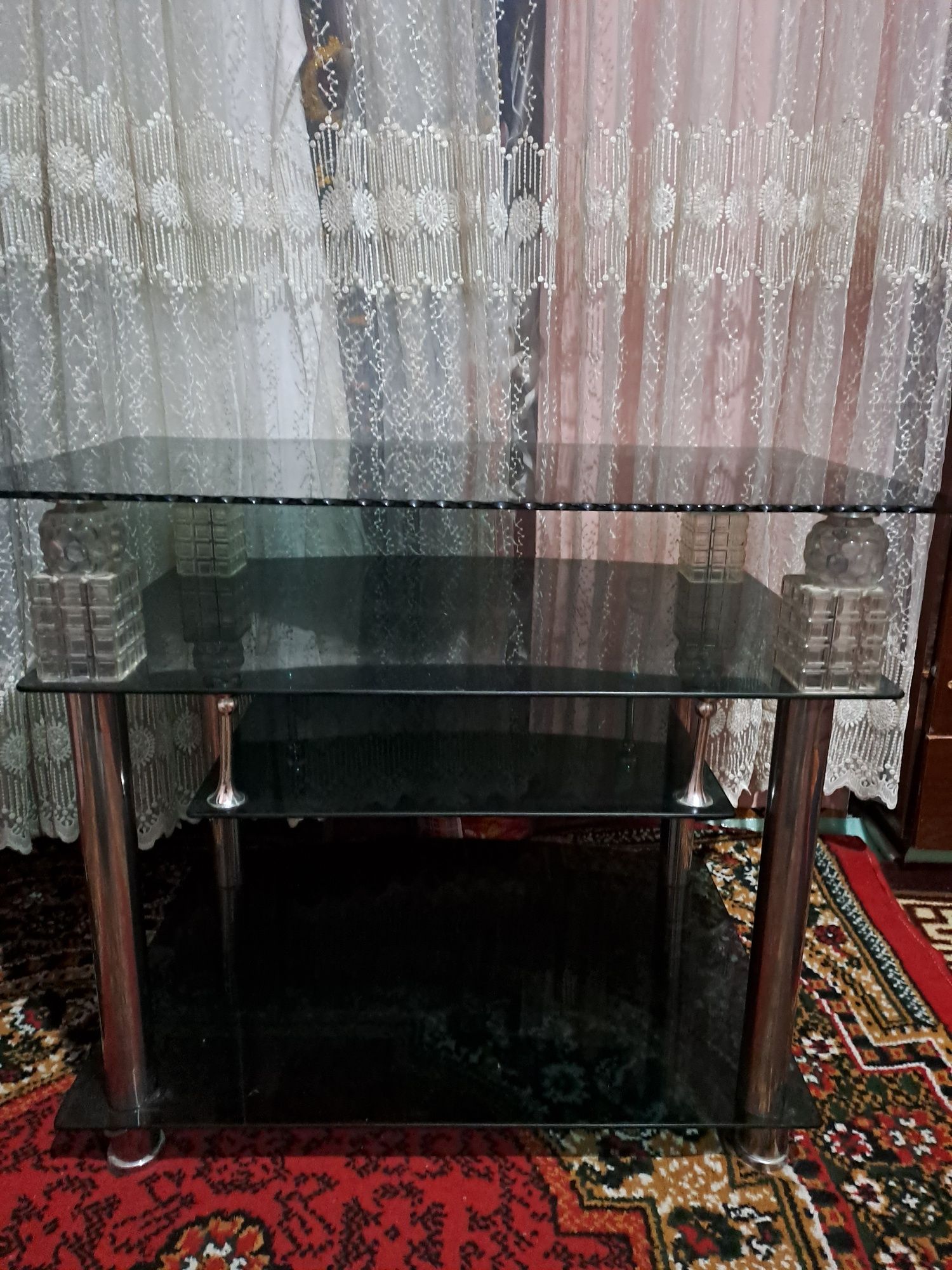 Podstavka sotiladi , televizor uchun