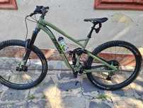 Bicicletă enduro full suspension